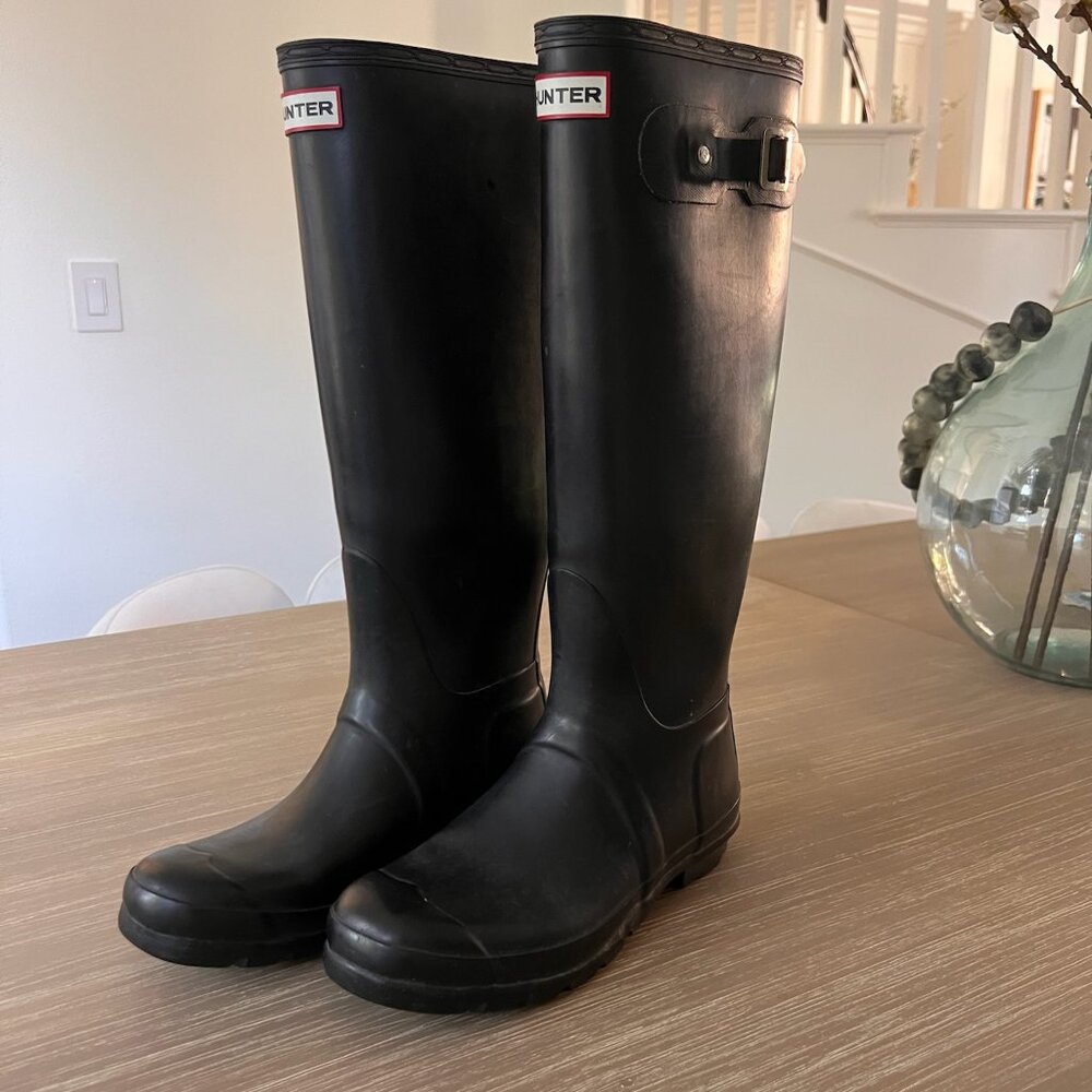 Hunter Black Winter Rain Boots with Glossy Finish